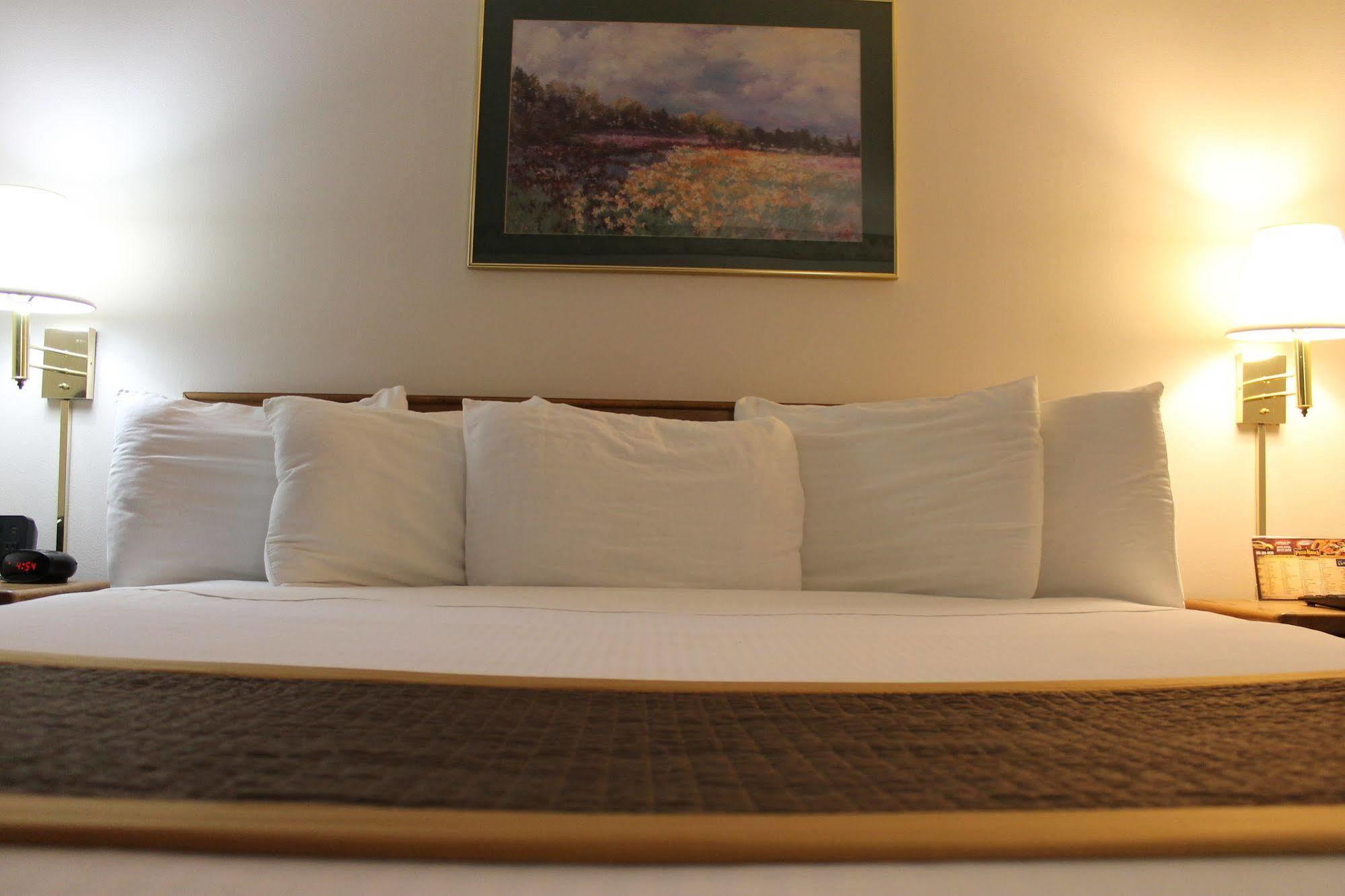 New Victorian Inn & Suites Линкольн Экстерьер фото